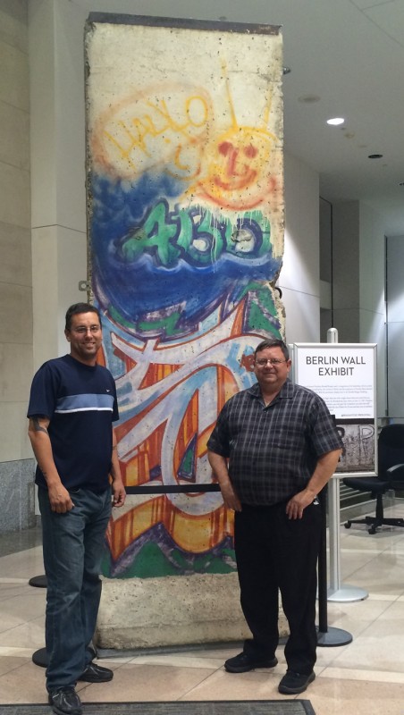 Bob Mika & Kevin Smith @ Berlin Wall Display