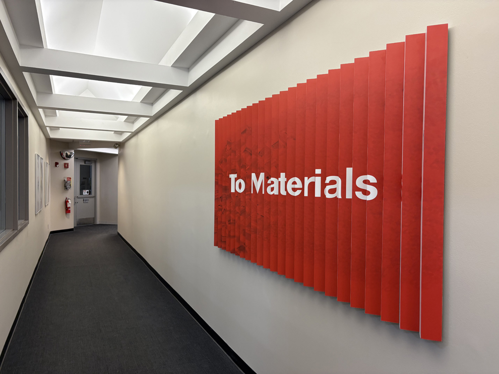Custom lenticular wall displays enhancing museum exhibits in Washington DC
