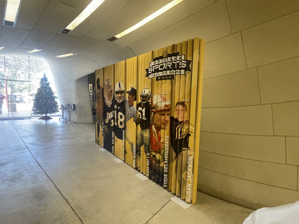 Branded lenticular wall displays designed for workplace environments in Washington DC